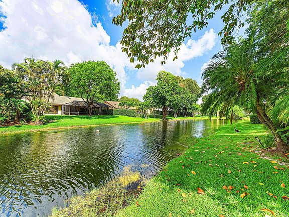 4th image of 10876 Cypress Glen Drive #10876