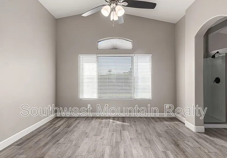 881 E Baylor Ln — Photo 16
