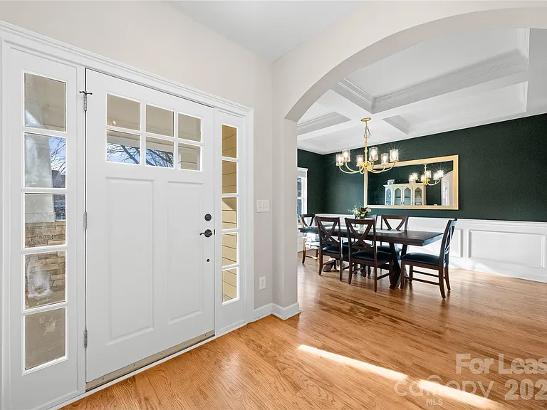 18047 Northport Dr — Photo 24