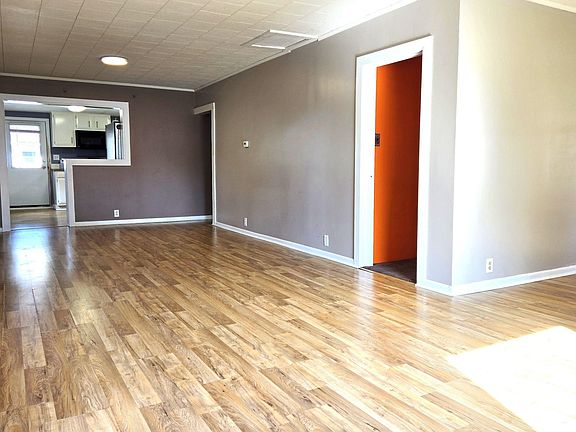 3rd image of 205 Brownwood Ave
