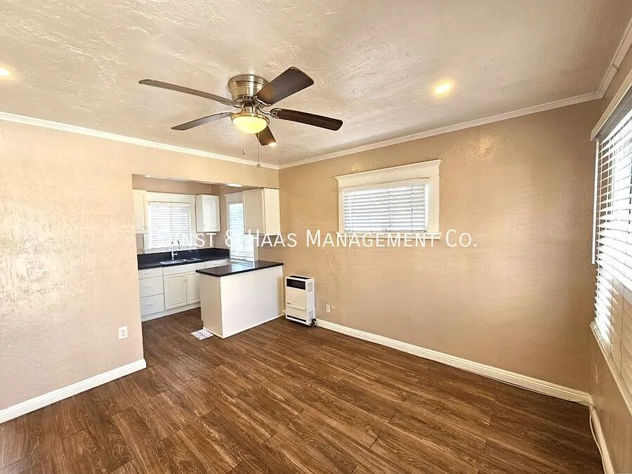 Lovely Renovated Belmont Heights Apartment Across from the Beach! — Photo 2