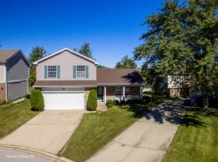 25 Sieverwood Ct, Streamwood, IL 60107