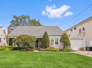 2906 Court Street, Oceanside, NY 11572