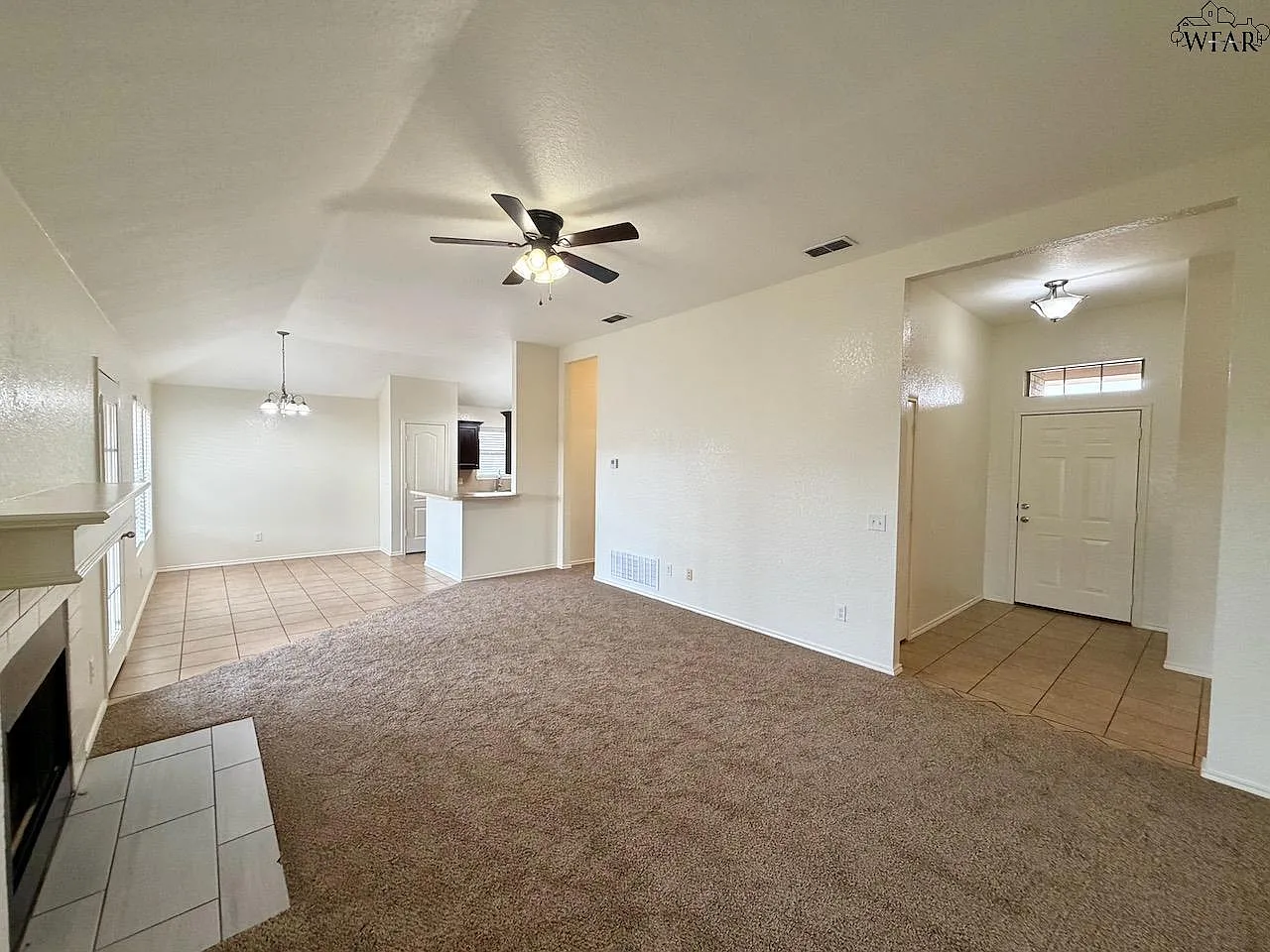 3 bed, 2.0 bath, 1460 sqft, $2,000 — Photo 4