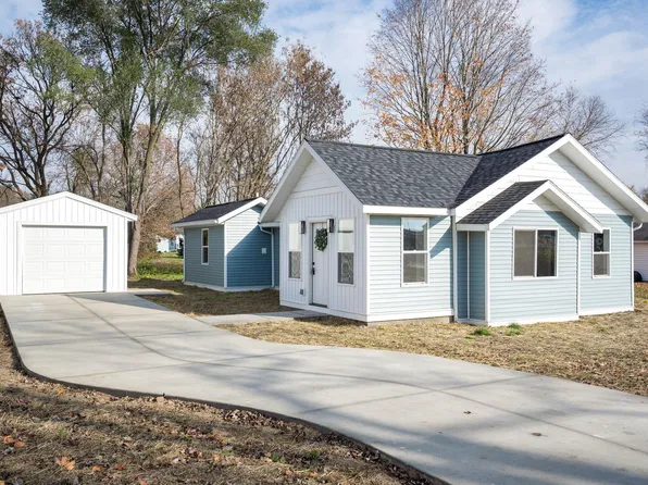 799 Foreman St SE, Lowell, MI 49331