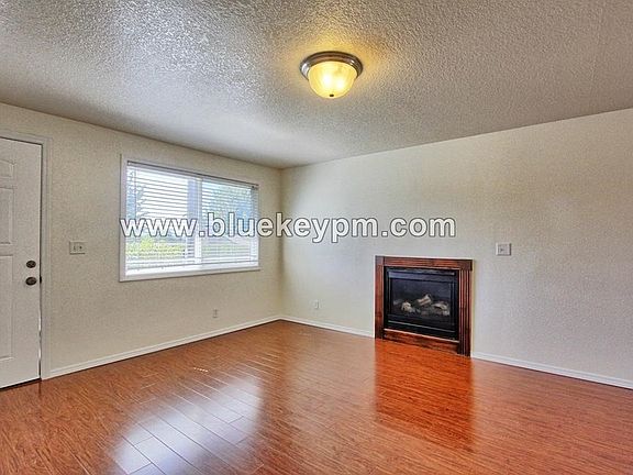 2nd image of 3300 Kauffman Ave APT 21