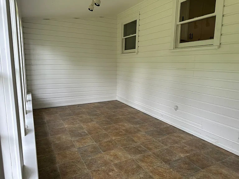 1201 W Lovers Ln — Photo 14