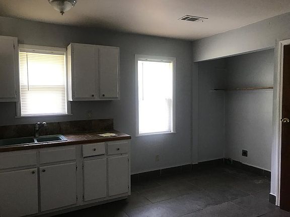4th image of 114 Jo St
