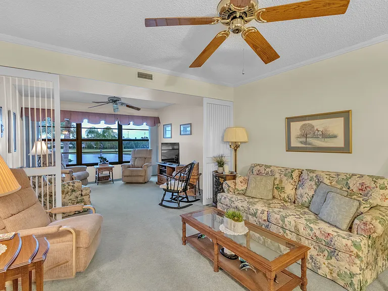 43 Plantation Dr #204 — Photo 9