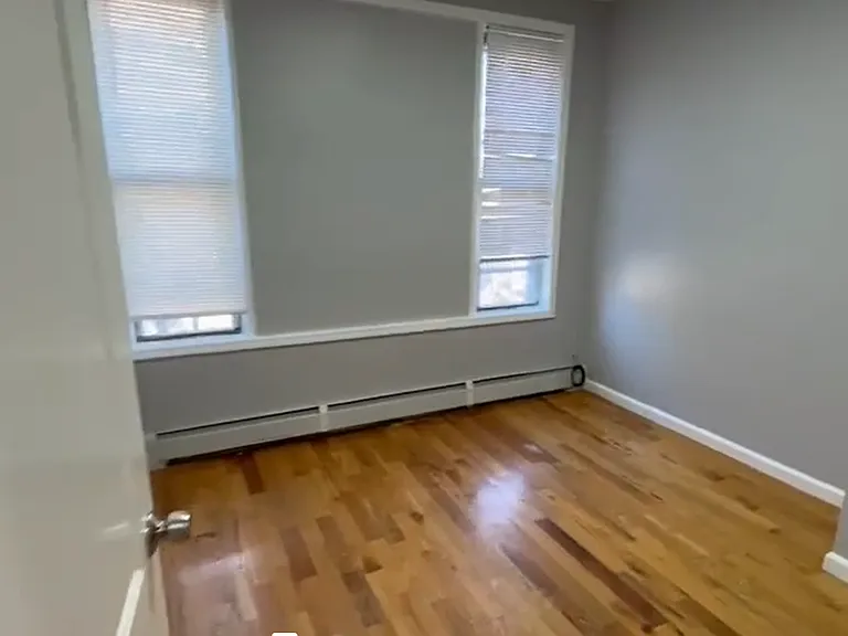648 Coster St #2F — Photo 5