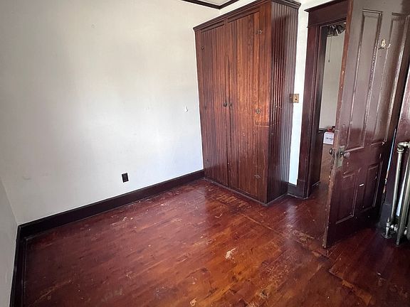 5th image of 113 S Milwaukee St