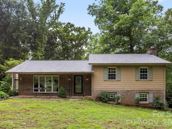 102 Stacybrook Dr SE, Concord, NC 28025