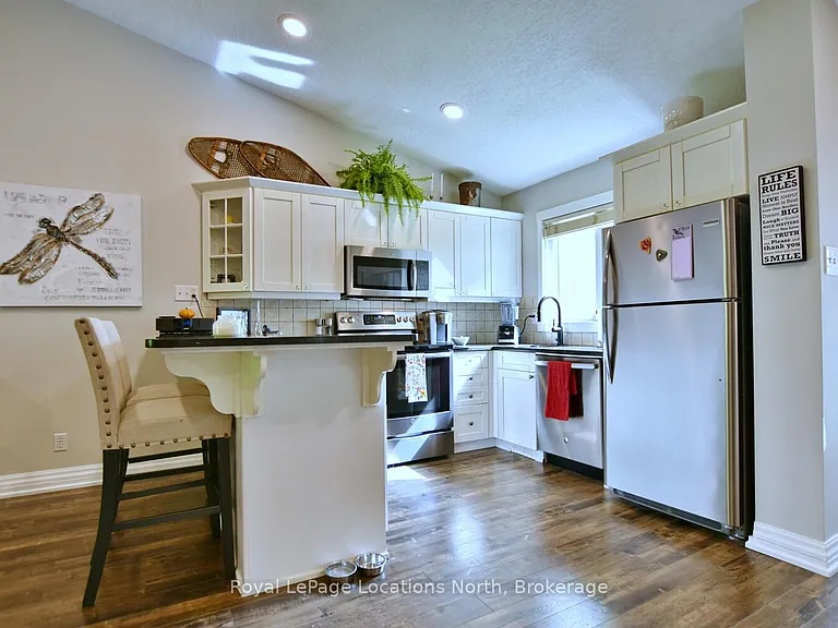 590 Oxbow Cres — Photo 14
