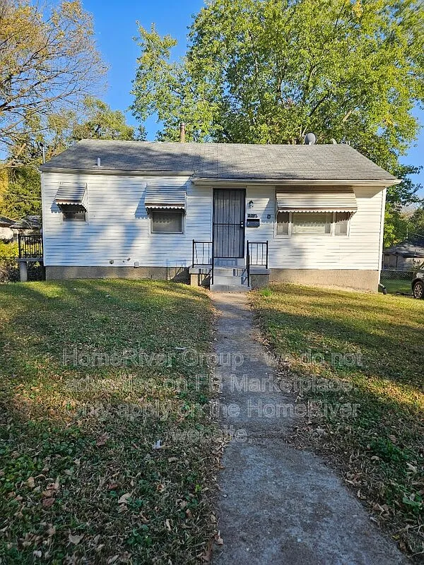 2 bed, 1.0 bath, 996 sqft, $1,300 — Photo 1
