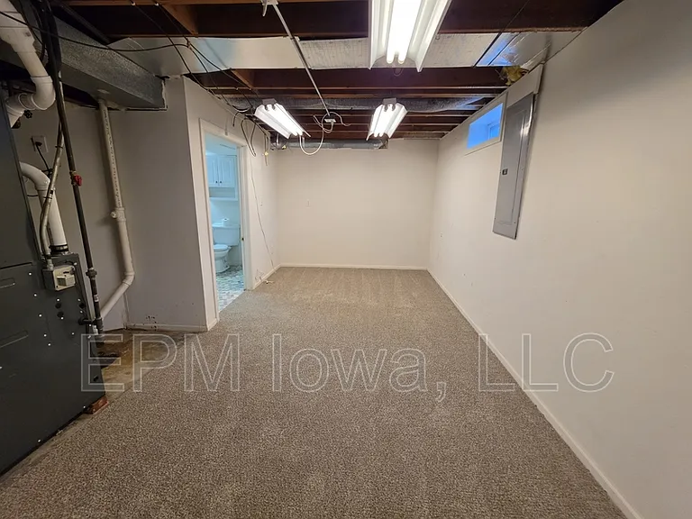4747 Danbury St NE — Photo 19