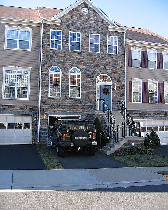 1st image of 869 Stonefield Sq NE
