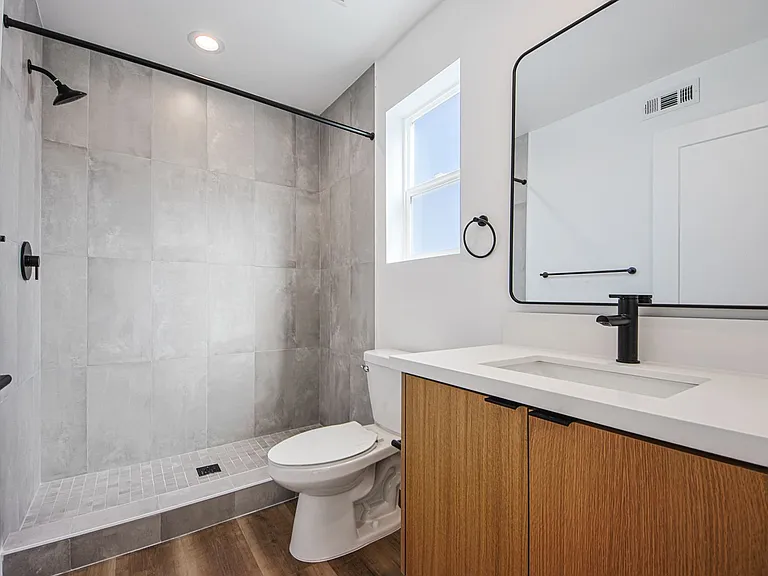 Luxury 3 & 4 Bed Townhomes a Short Walk to Topanga Village! — Photo 41