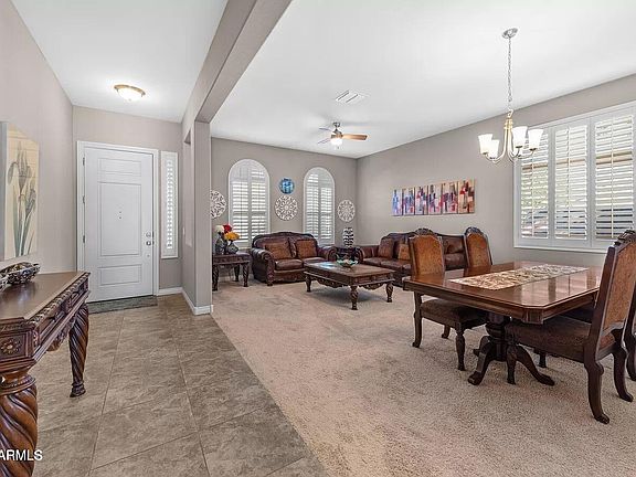 4th image of 203 E CRESCENT Place