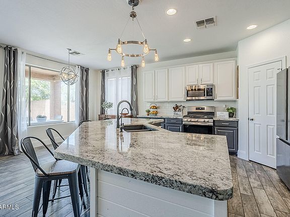 3rd image of 2210 W CALLE DEL SOL --