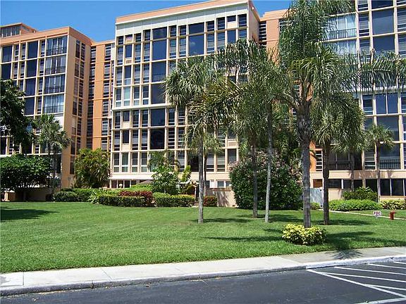 3rd image of 7400 Sun Island Dr S APT 608