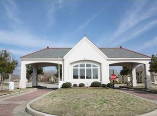 6031 Muirfield Dr, New Orleans, LA 70128