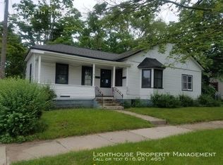 1180 4th St #2, Muskegon, MI 49441