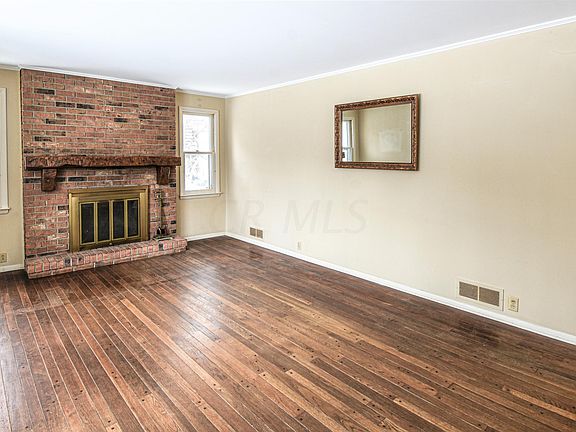 4th image of 611 Burg St
