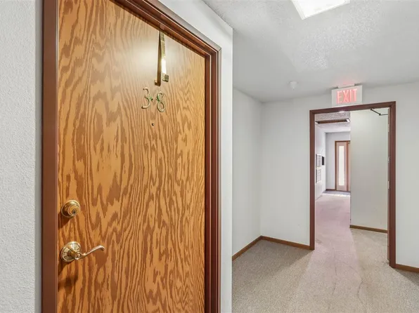 38 Westside Dr, Iowa City, IA 52246