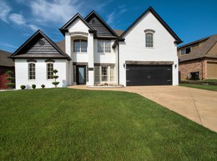 2829 N Lions Dr, Broken Arrow, OK 74012