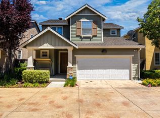 240 Soaring Hawk Ln, Sacramento, CA