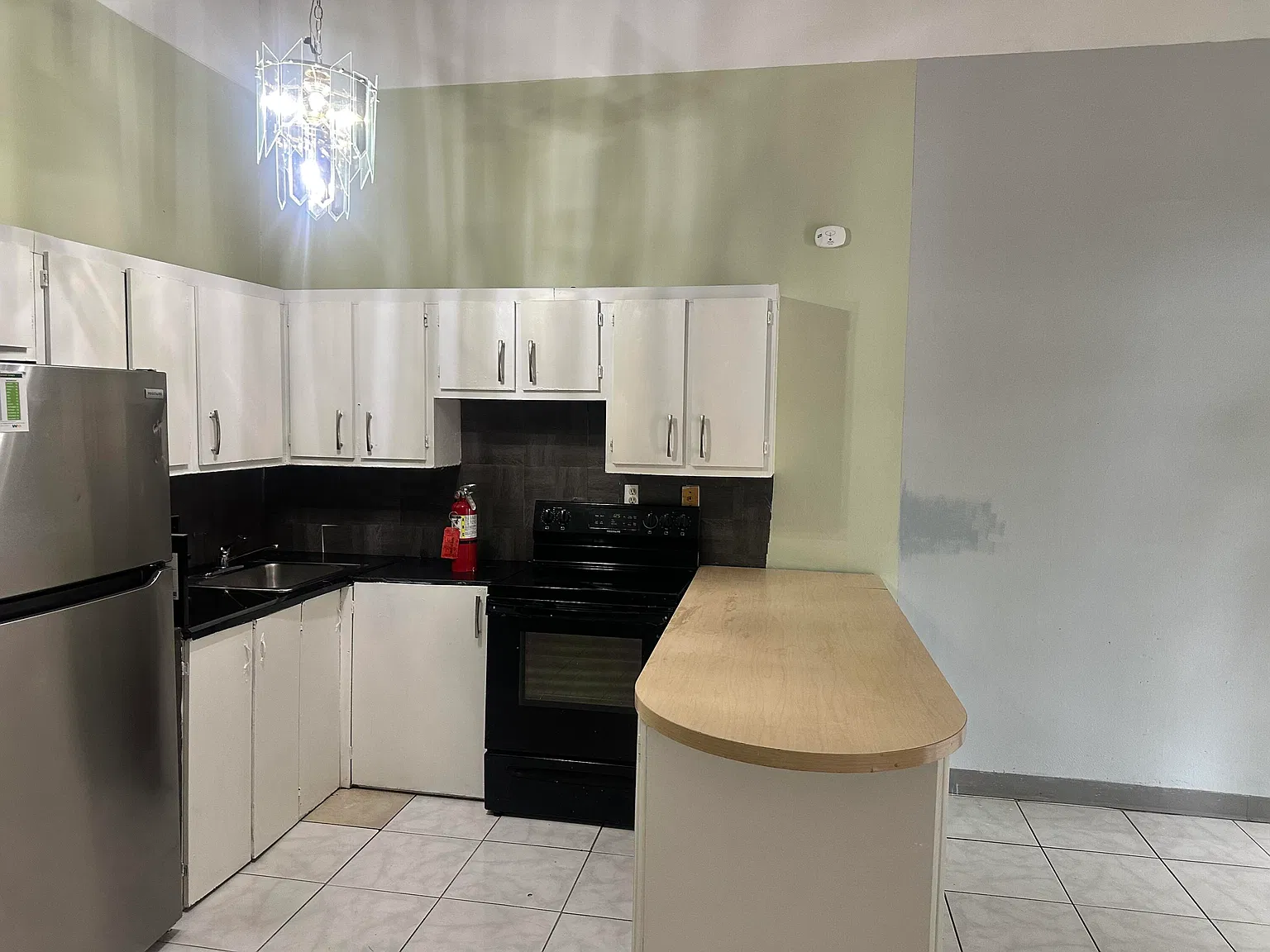 2 bed, 1.0 bath, 849 sqft, $1,975 — Photo 3