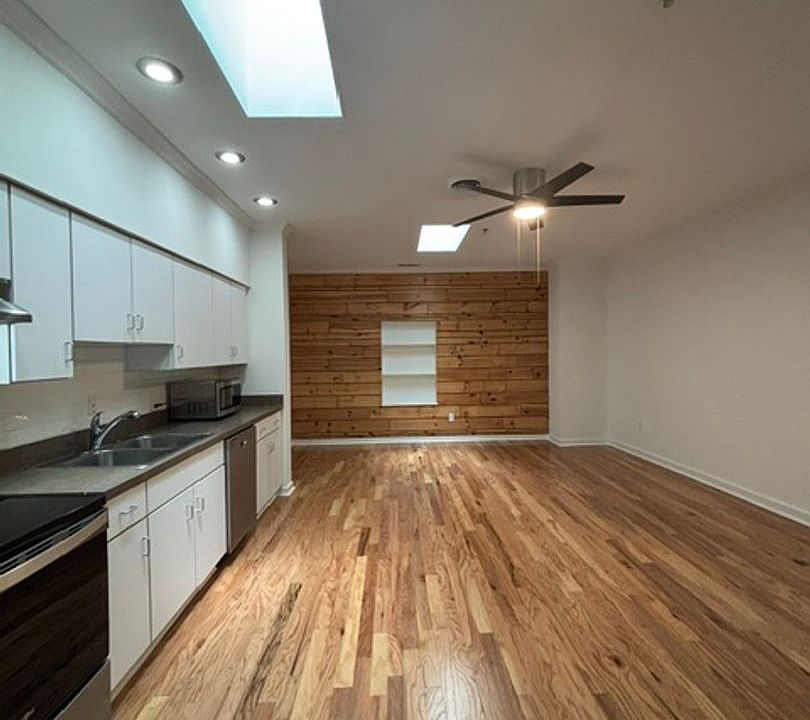 1st image of 420 E Main St APT 4