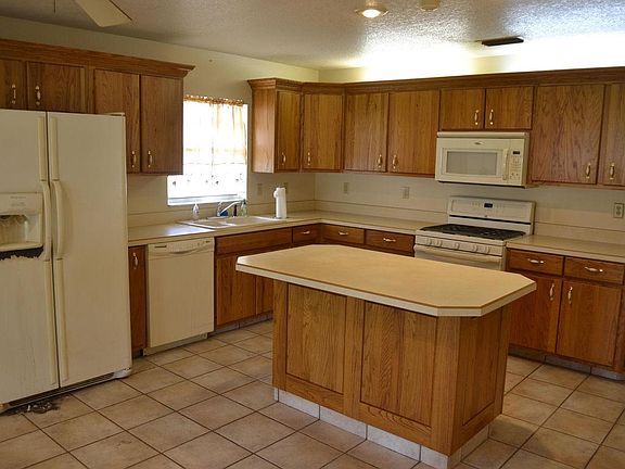 4th image of 2521 Katherine Ct
