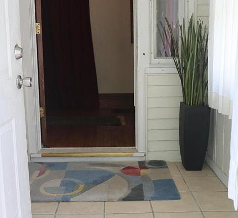 3rd image of 816 Thomas St SE