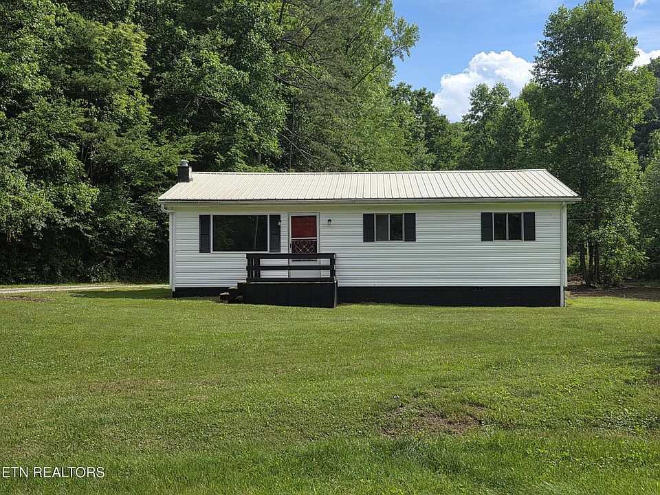 1st image of 125 Willoughby Ln