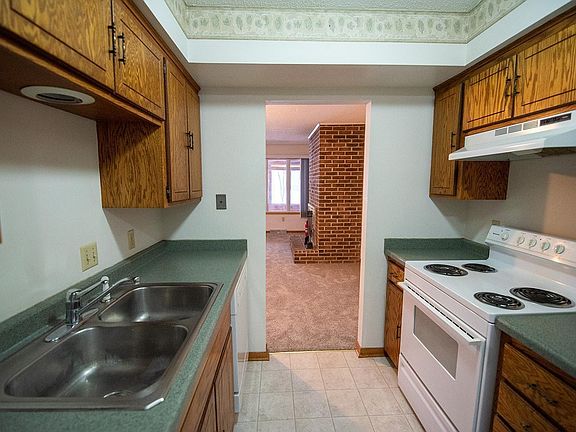 3rd image of 1178 Highland Ave