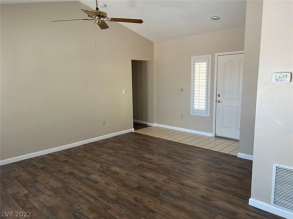 5th image of 2528 Youngdale Dr