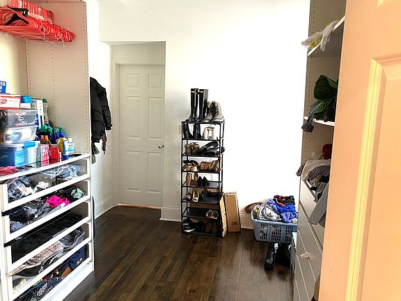 5th image of 641 W Fullerton Pkwy APT 2