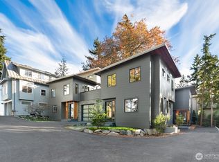 3949 B W Barrett Ln, Seattle, WA 98199