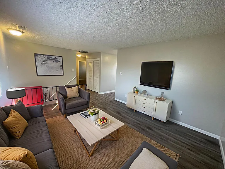 1113 W Arroyo Ave — Photo 20