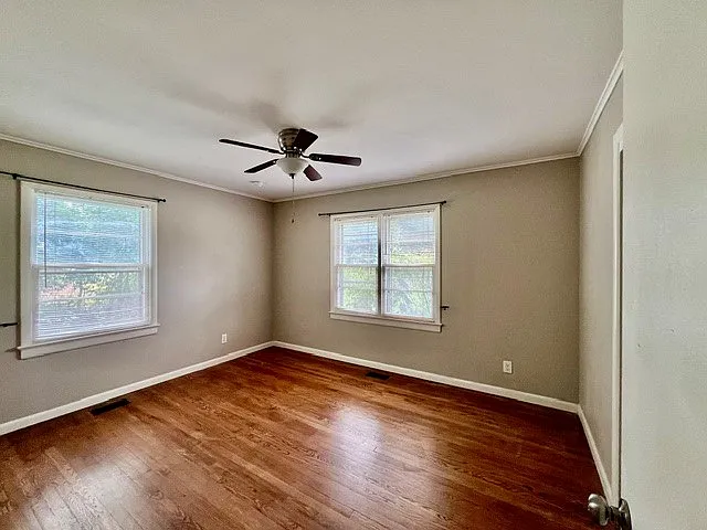 1642 Oakland Ave — Photo 8
