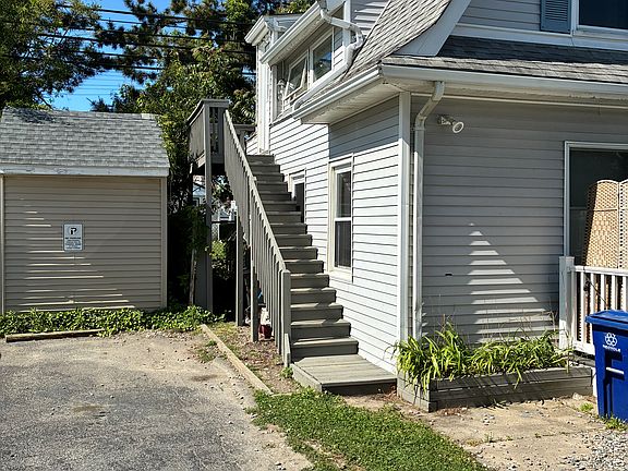 2nd image of 103 10th Ave APT 5