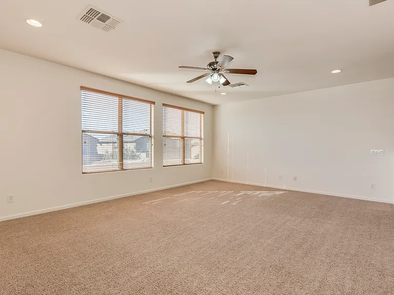 5733 W Plum Rd — Photo 15