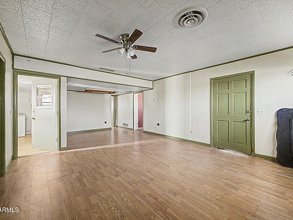 4th image of 223 W 11TH Street