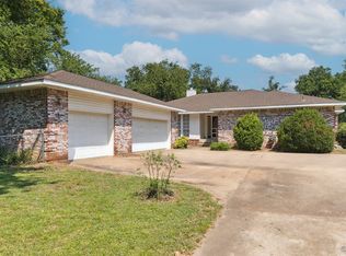 901 E 8th St, Chouteau, OK 74337