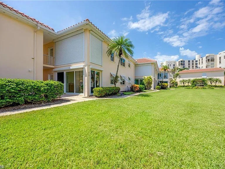 3070 Gulf Shore Blvd N #103 — Photo 35