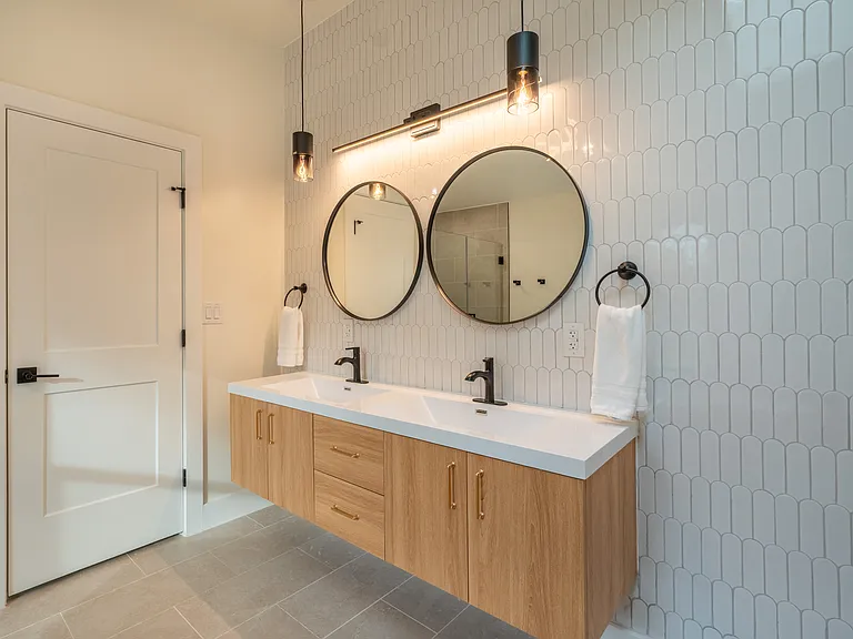 1704 Inglewood Dr — Photo 3