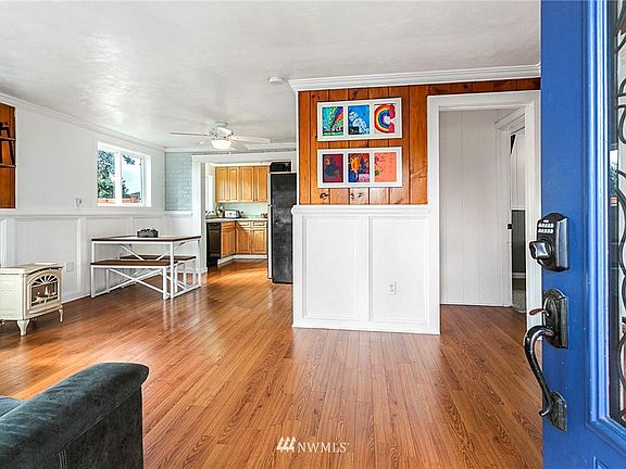 3rd image of 815 Alder Ave