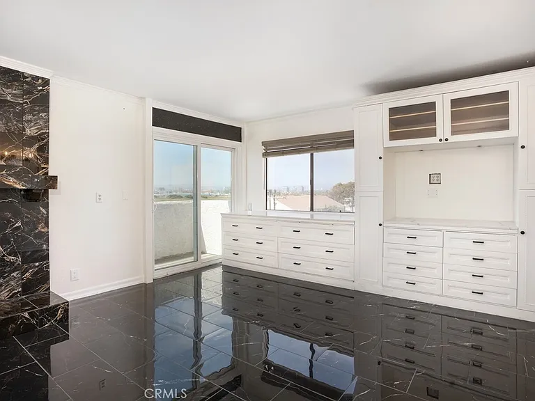 355 Pershing Dr #B — Photo 29