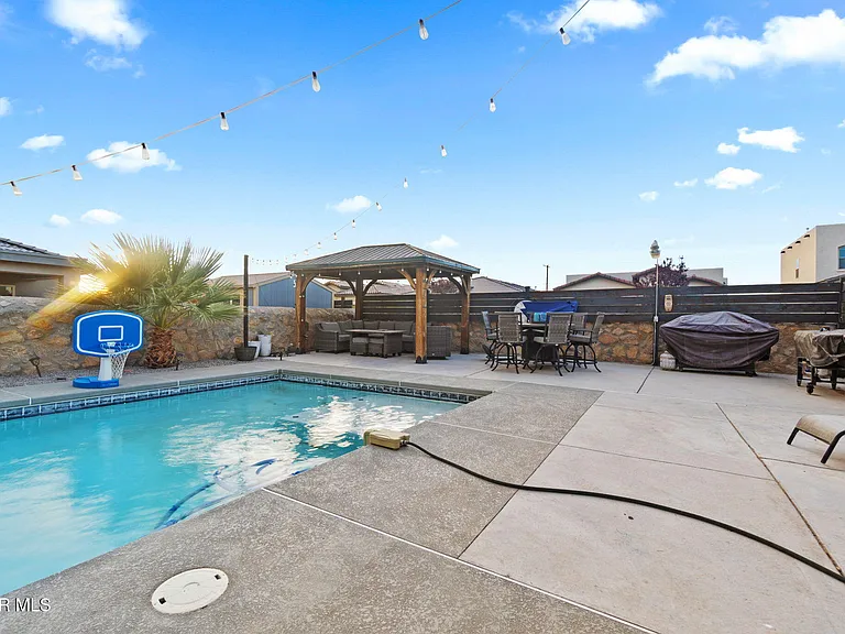 917 Airship Pl — Photo 38